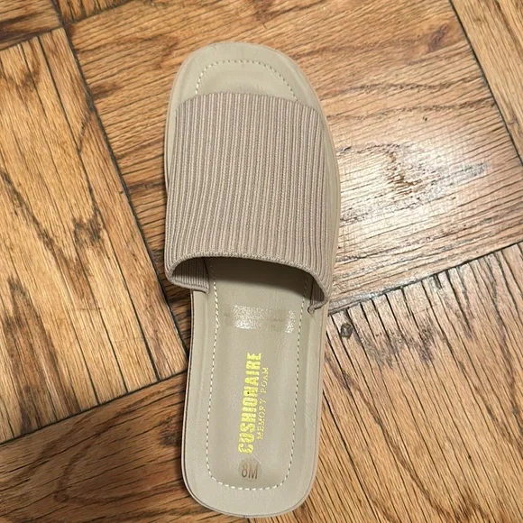 BRAND NEW Cushionaire memory foam summer sandals - Picture 2 of 2